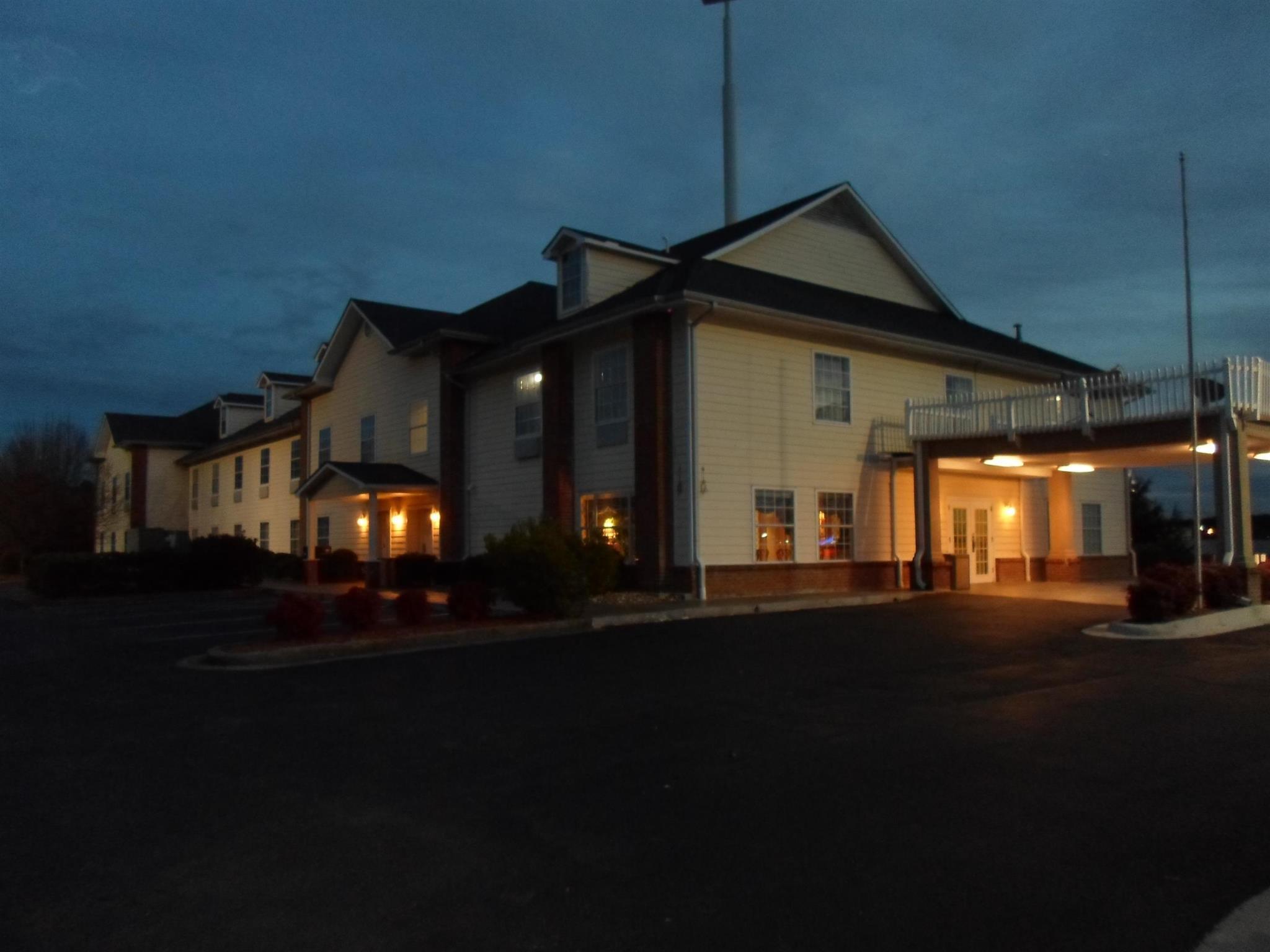 เบย์มอนต์ บาย วินด์แฮม อาแดร์สวิลล์ Hotel Adairsville ภายนอก รูปภาพ