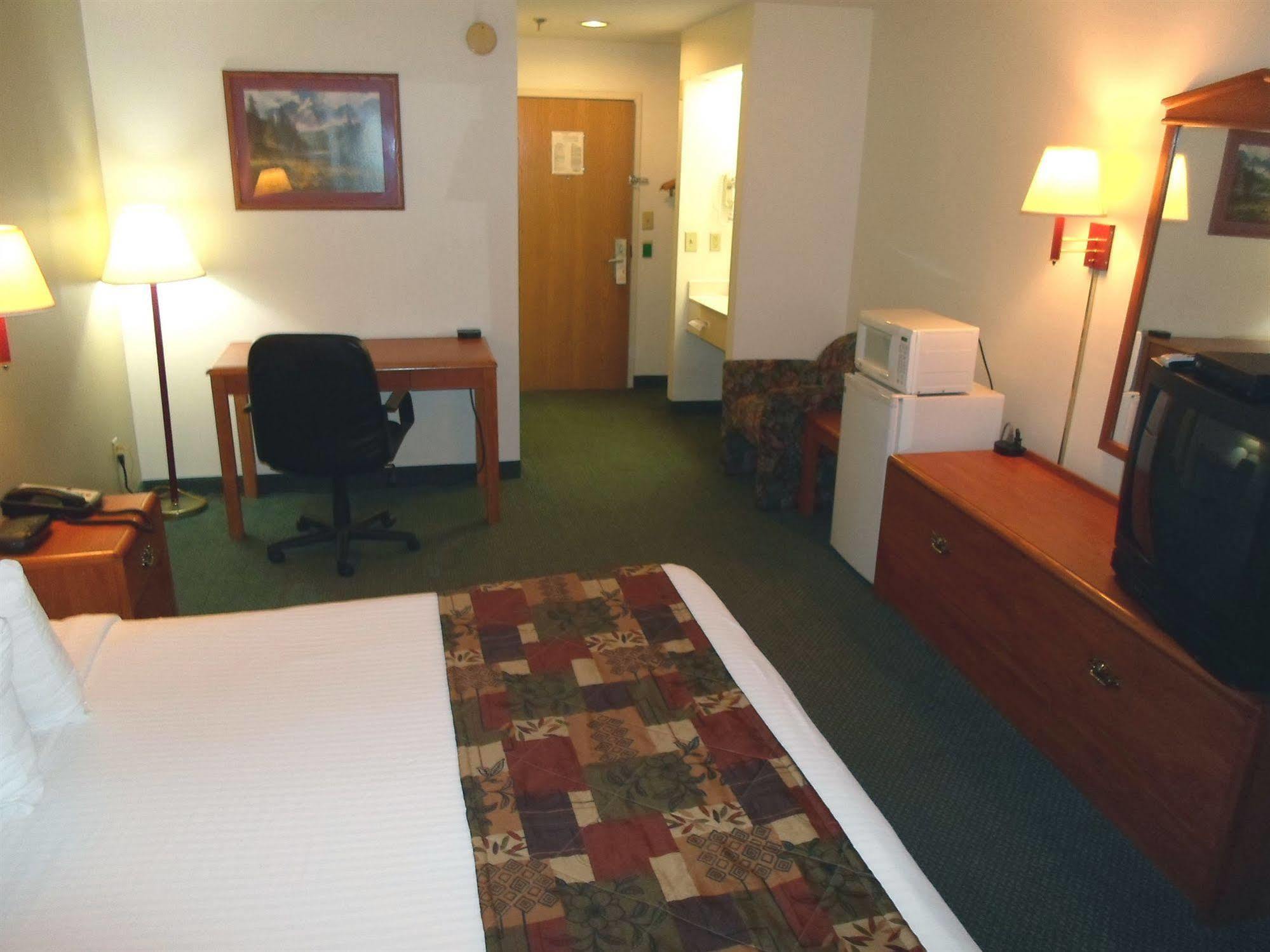เบย์มอนต์ บาย วินด์แฮม อาแดร์สวิลล์ Hotel Adairsville ภายนอก รูปภาพ